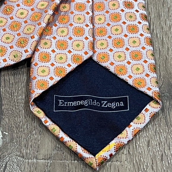 Ermenegildo Zegna Tie Made in Italy 100% Silk Pastel Geometric Sunburst EUC - Picture 8 of 13